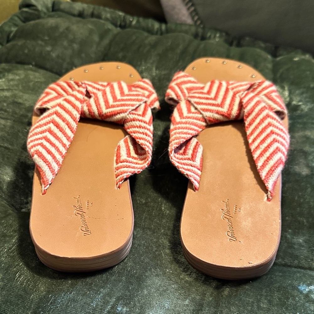 Universal Thread Red and White Chevron Sandals - Picture 4 of 4